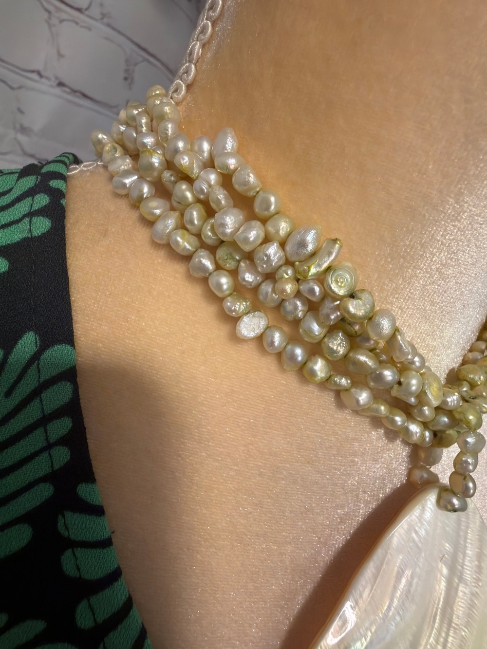 BAROQUE PEARL MULTI STRAND MOTHER OF PEARL PENDANT NECKLACE SUMMER RESORT - Picture 6 of 7